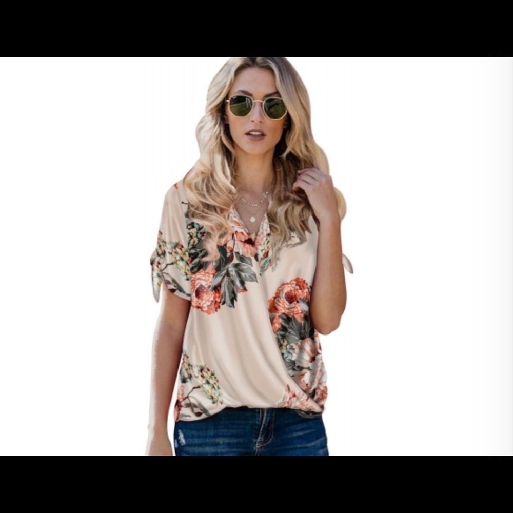 🎉HP🎉Floral Twist Top - Picture 5 of 8